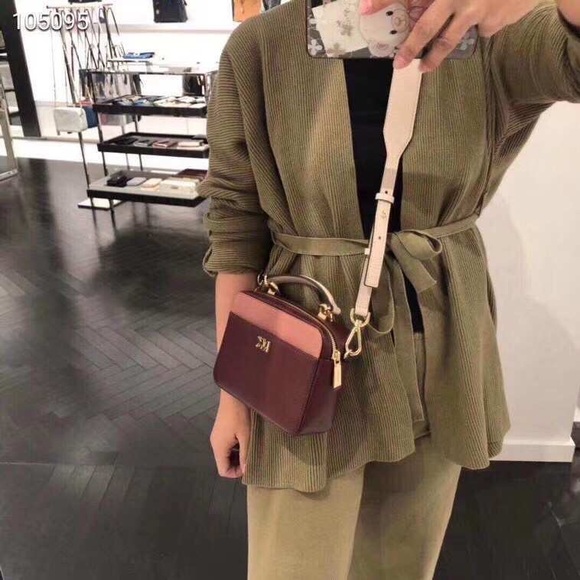 MICHAEL KORS
Mott Mini Color-Block Pebbled Leather Crossbody 32T8GF5C0T - Picture 14 of 14